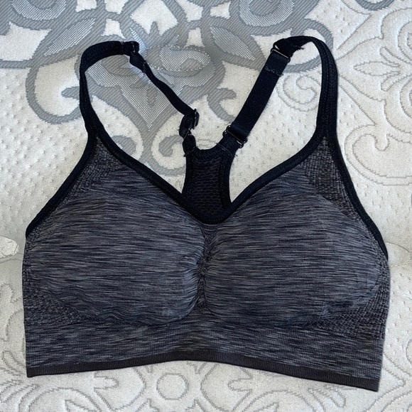 Old Navy Active Sports Bra - Picture 1 of 3